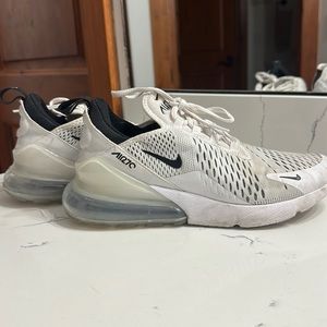 Woman’s air 270